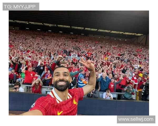 足球明星为球迷送上生日祝福传递温暖与激情的特别时刻